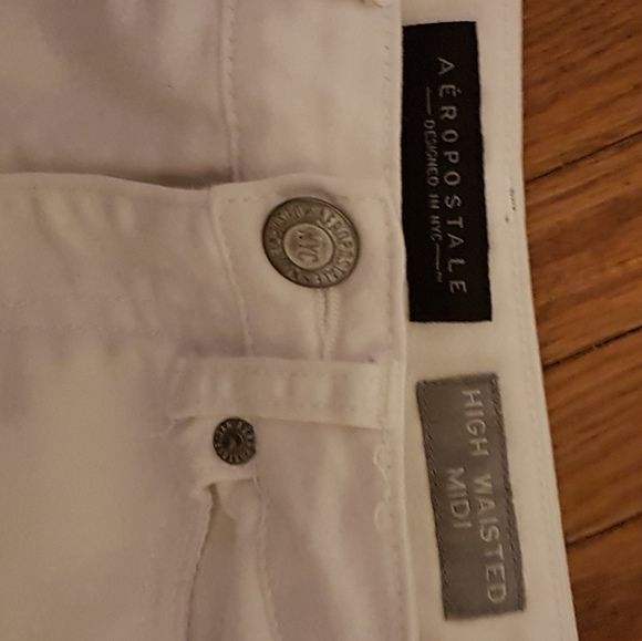 Shorts - Picture 3 of 3